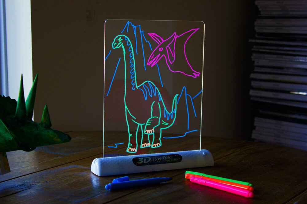 Продукт: 3D Дъска за Рисуване с LED Лампа-Очила и Флумастри