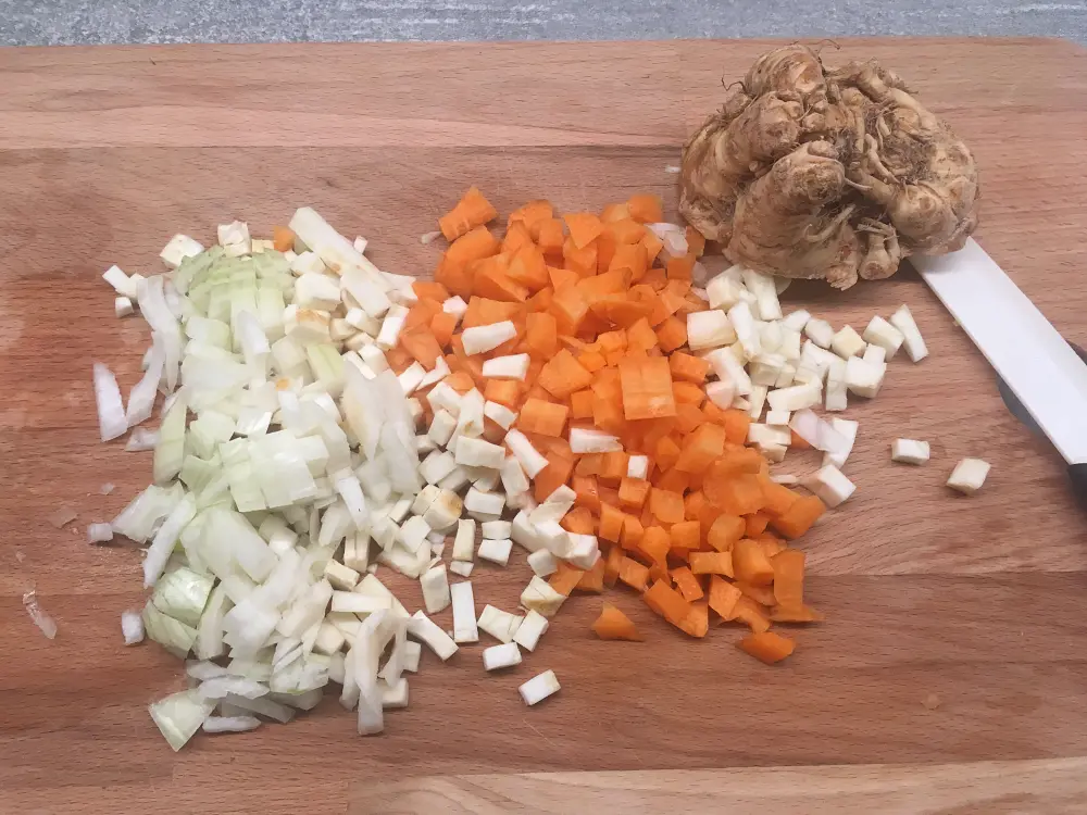 НАЙ-ВКУСНАТА СУПА ОТ КОПРИВА! супа от коприва-зеленчуци